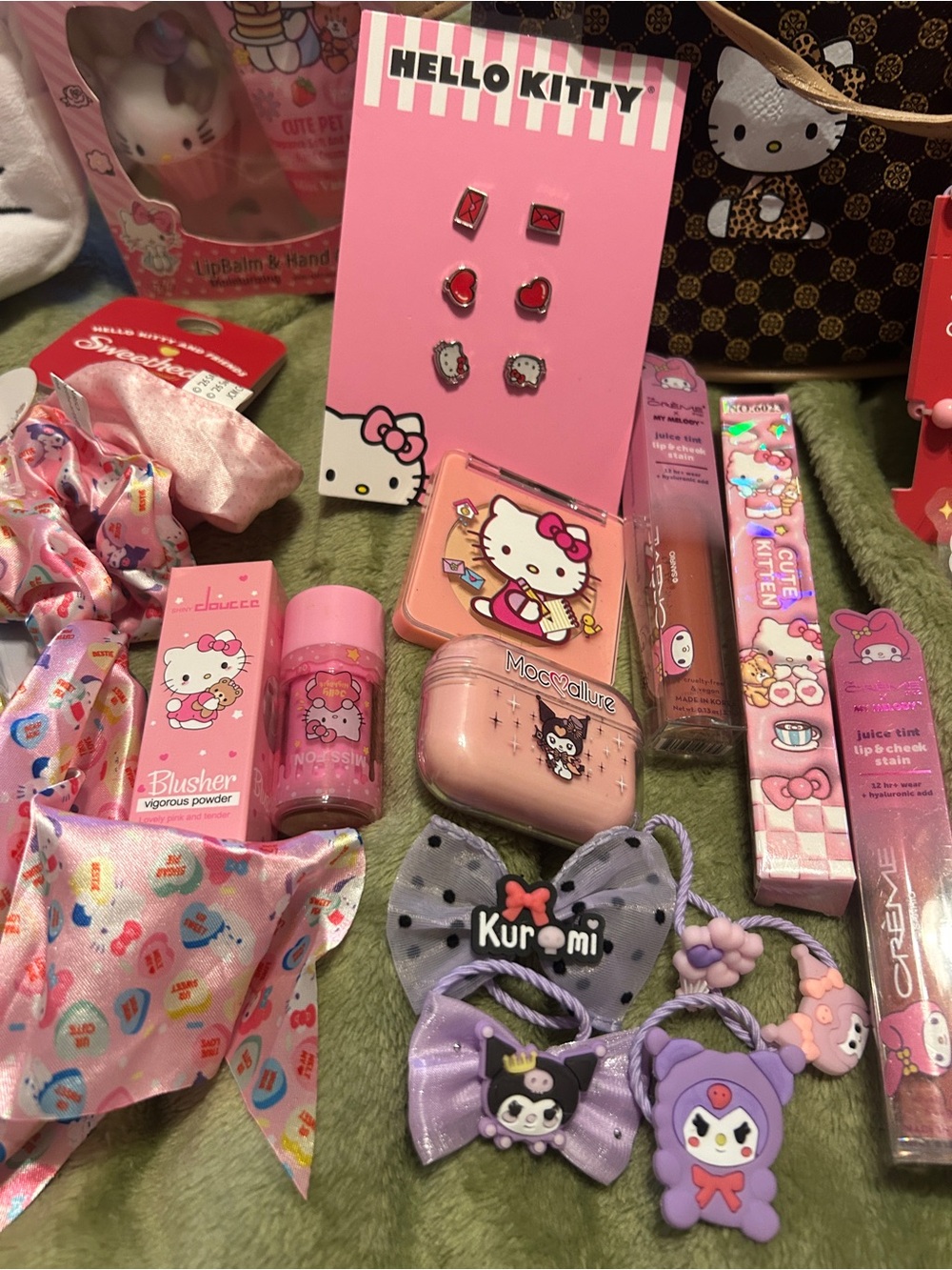 Hello Kitty Bundle accessories and makeup & more 21 items - Picture 9 of 9